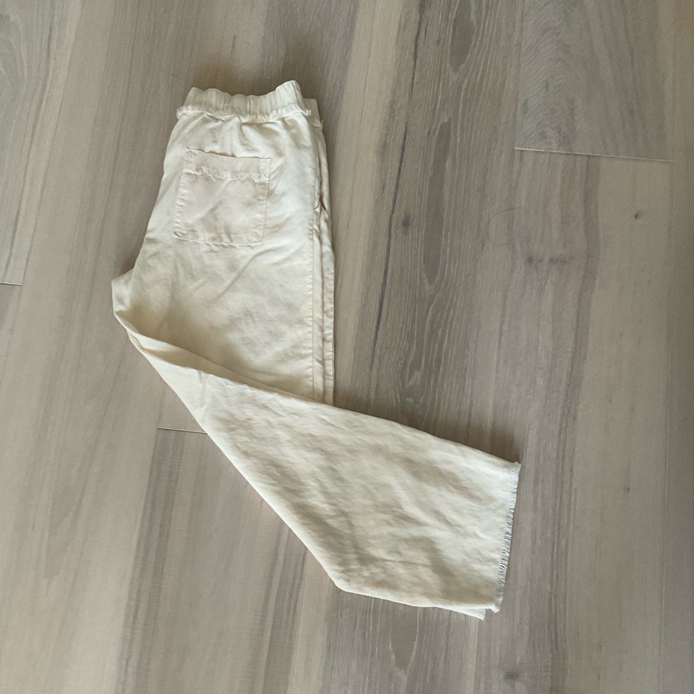 LOFT Cream Elastic Waist Pants. NWOT.